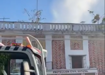 Fuego consume casona del siglo XVIII en el Centro Histórico; inmueble era catalogado por el INAH