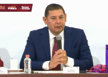 Alejandro Armenta propone reforma para impedir sucesión familiar en alcaldías