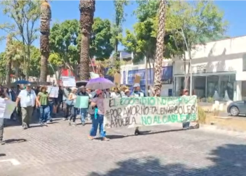 Poblanos marchan contra el Cablebús; “no estamos para caprichos”, aseguran
