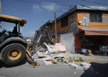 Freno a vecinos gandallas; Ayuntamiento de Puebla libera vialidades en Santa Margarita