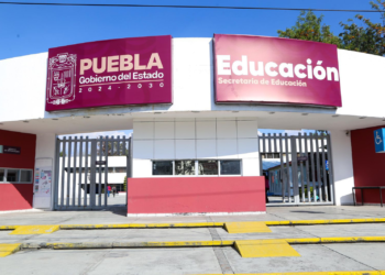 Crisis en la SEP; mestros y padres de familia protestan por falta de plazas y aulas vacías