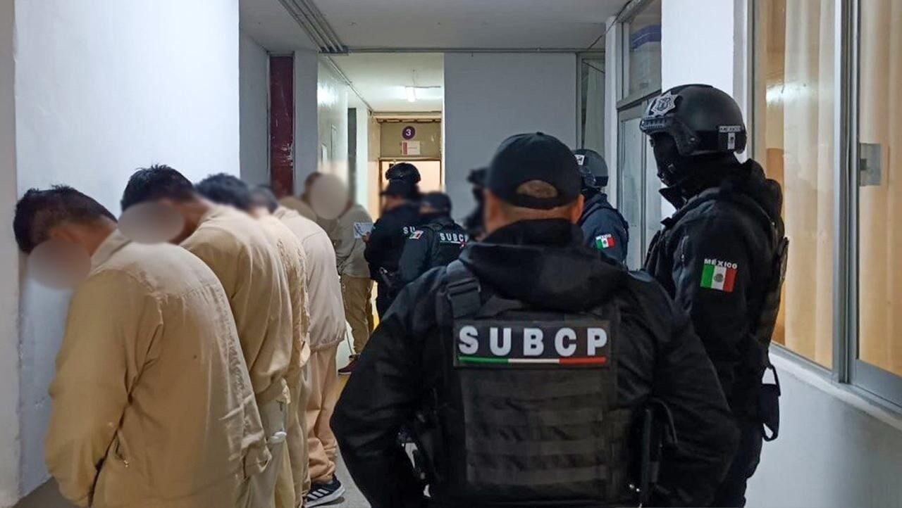 Trasladan otros 11 reos del Penal de Puebla a Tepexi: se suma a estrategia SSP