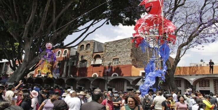 De Sheinbaum a Calderón: el «Juicio de Fuego» con la quema de Judas en el Artista