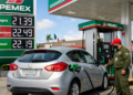 Precio de gasolina regular se mantendrá debajo de los 24 pesos