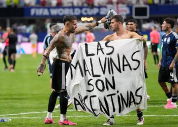 FIFA sanciona a Argentina por pancarta de las Malvinas e incidentes en el Mundial