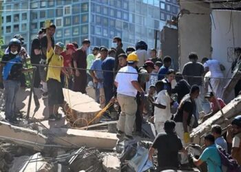 Sube a 74 la cifra de muertos por terremoto en Colombia; llega ayuda internacional