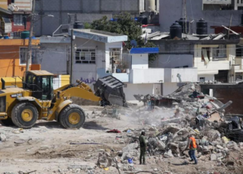 Fijan marzo del 2027 para la entrega de viviendas a damnificados en Xochimehuacan