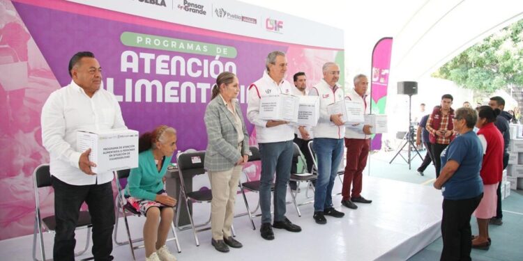 DIF Puebla logra reintegrar a 9 personas vulnerables a sus familias