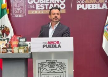 Parra plantea comparecer cada semana en Congreso para responder a la oposición