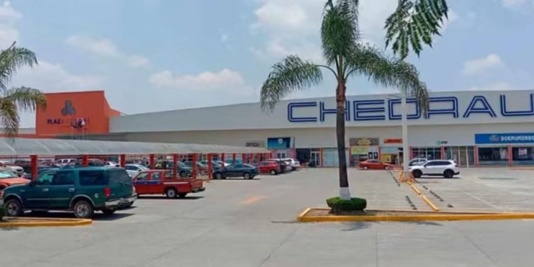 Asaltan joyería en Plaza Cristal de Texmelucan, ladrones logran escapar