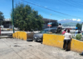 Vecinos bloquean calle en Texmelucan, exigen pavimentación prometida