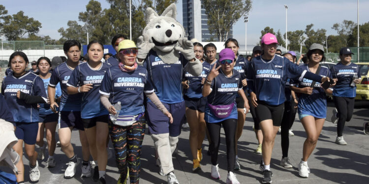 BUAP reúne a más de 30 mil corredores en la Carrera Universitaria 2026