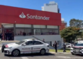 Sujetos armados asaltan a cuentahabiente afuera de Santander en La Paz