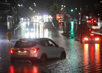 Avanzan obras en el Bulevar 5 de Mayo y Avenida Juárez por tormentas en la capital