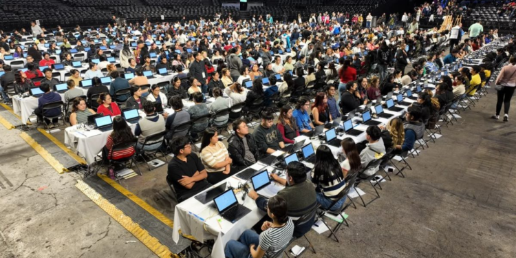 UNAM regresará a exámenes de admisión presenciales tras fallas en línea 