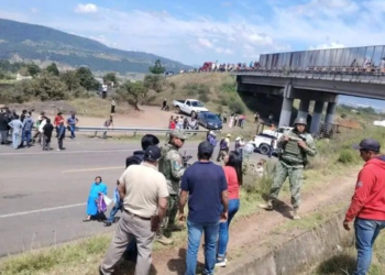 Bloquean carreteras en Zacatlán por detenido ligado a presunto huachicol 
