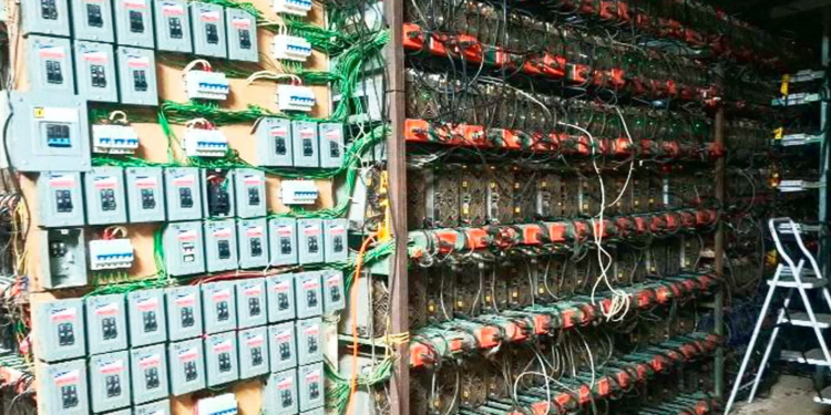 Desmantelan en Tlaola centro clandestino de criptomonedas: investigan bloqueos