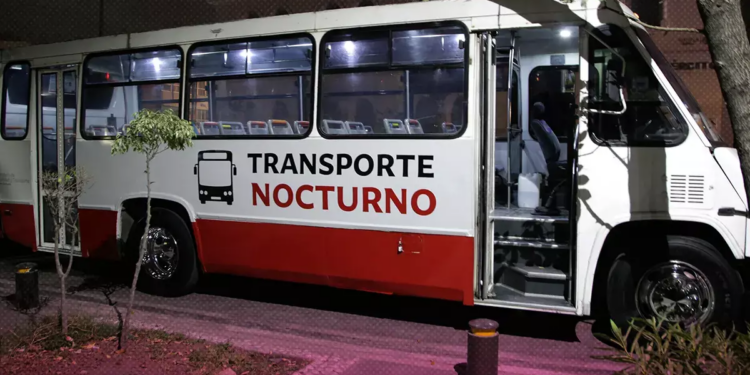 Grito en Puebla: cinco rutas de transporte público darán servicio nocturno