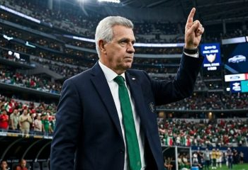 Javier Aguirre entre los candidatos a dirigir al Valencia de España