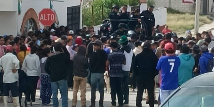 Rescatan a cuatro ladrones de intento de linchamiento en Santa Cruz la Ixtla