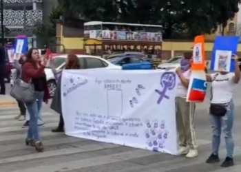 Familiares de Valentina bloquean Bulevar 5 de Mayo para exigir su búsqueda 