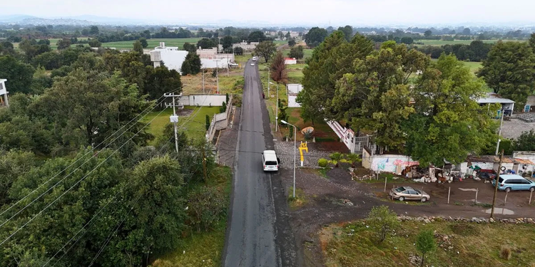 Van por pavimento de 6 kilómetros de la carretera Puebla-Canoa