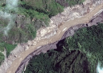Deslave en Nepal y China deja 1,003 muertos y más de 4,400 desaparecidos