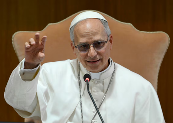 En Francia el papa León XIV inició llamó a colocar la dignidad humana por encima del desarrollo de la IA