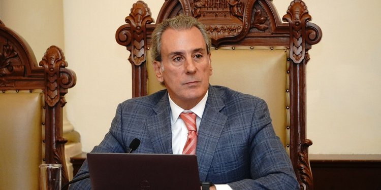 “Mario me sueña”: Chedraui responde a Riestra por reelección en 2027