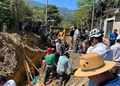Derrumbe sepulta a tres trabajadores durante obra de drenaje en Texmelucan