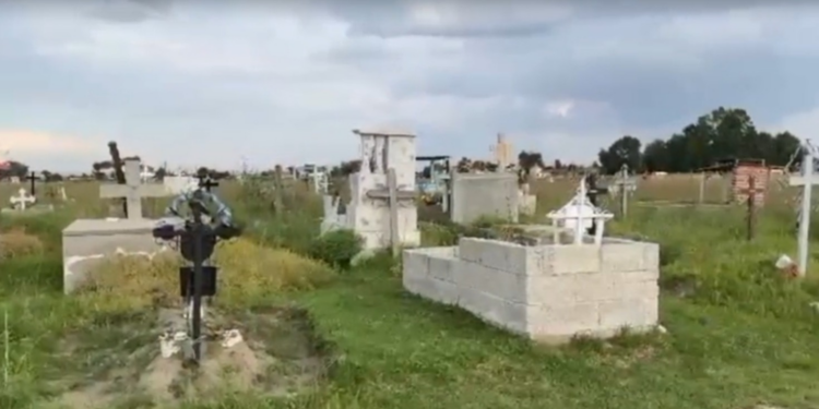 Saquean panteón de Huejotzingo y roban cruces de al menos 15 tumbas
