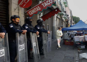 Tras operativo, Gobernación retira fuerza pública y acuerda mantener orden con ambulantes
