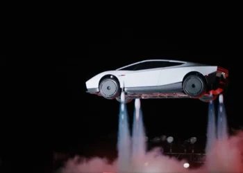 Nuevo Tesla Roadster, vuela y hace piruetas en el aire