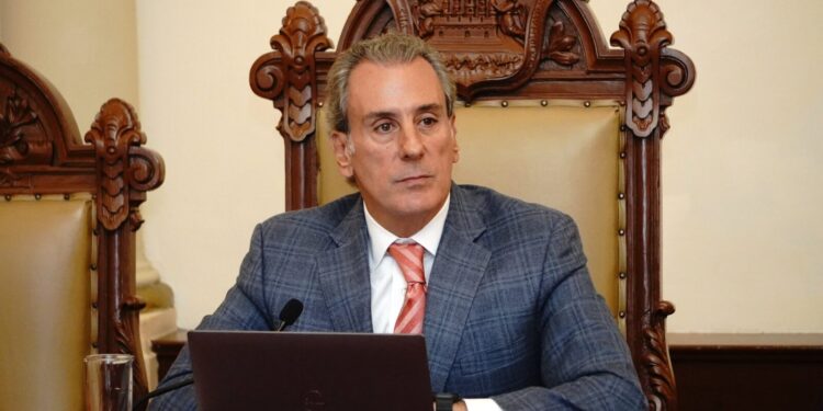 Movimiento Anti-Reeleccionista resurge, advierte que la reelección de Chedraui destruirá los barrios de la capital