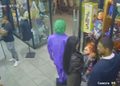 Desaparece Chucky en Explanada Puebla; clientes lo roban en segundos