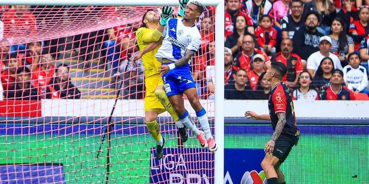 Atlas remonta y derrota al Puebla en el Estadio Jalisco