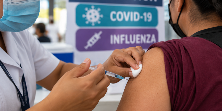 Refuerzan vacunación contra COVID-19 e influenza en Tehuacán