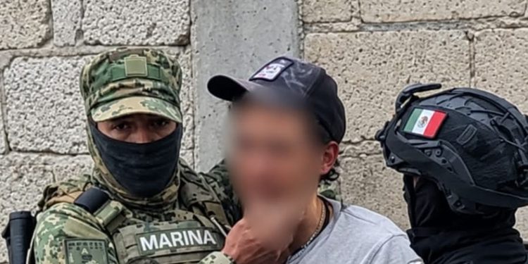 Intentan linchar a dos presuntos ladrones en Santa María Moyotzingo