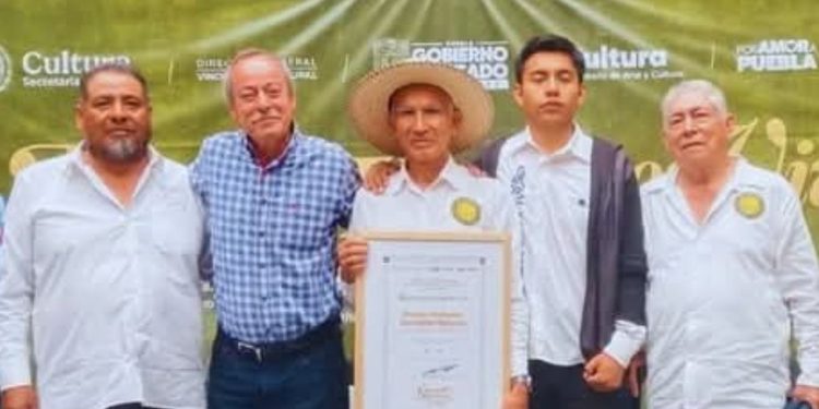Reconocen a productor de sal como Tesoro Humano Vivo en Zapotitlán Salinas